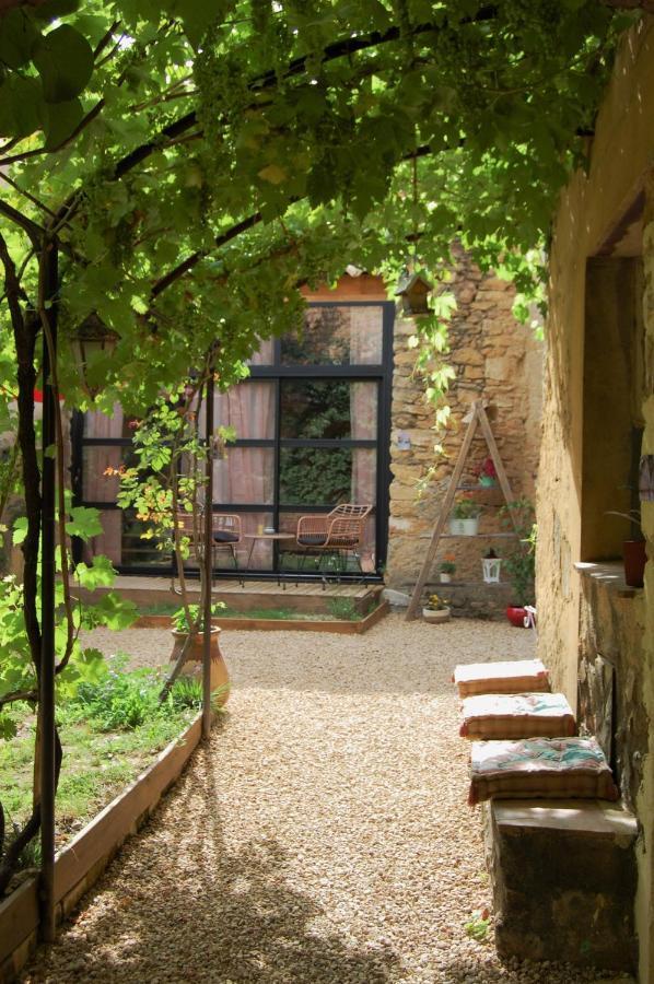 La Bucolique, Chambres Et Jardin D'Hotes Sabran Exterior photo
