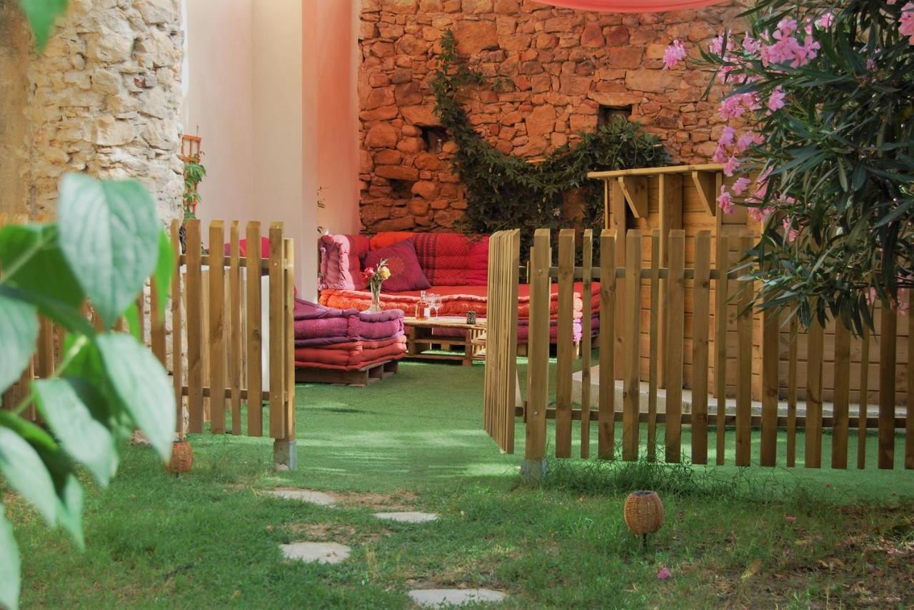 La Bucolique, Chambres Et Jardin D'Hotes Sabran Exterior photo
