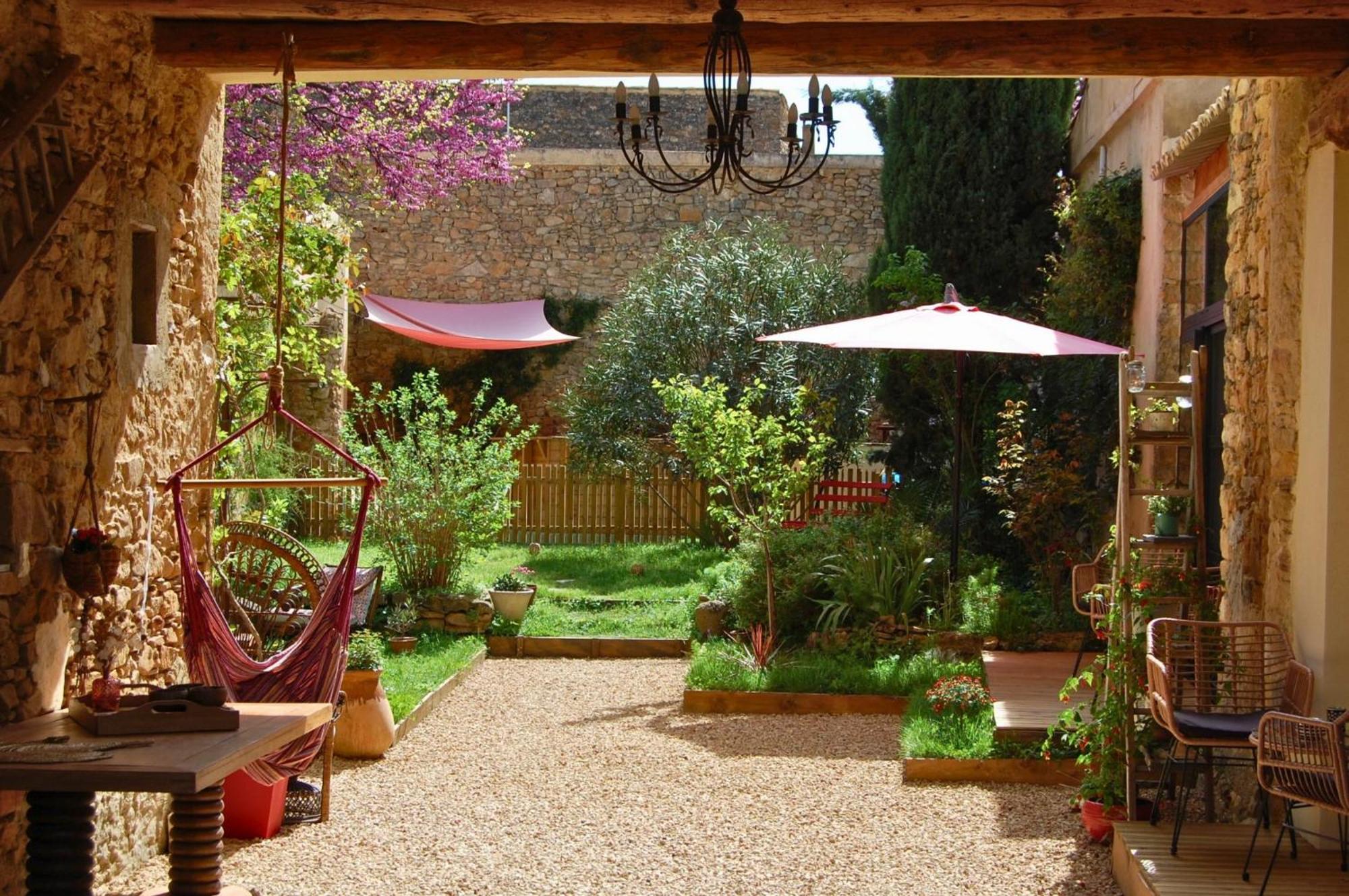 La Bucolique, Chambres Et Jardin D'Hotes Sabran Exterior photo
